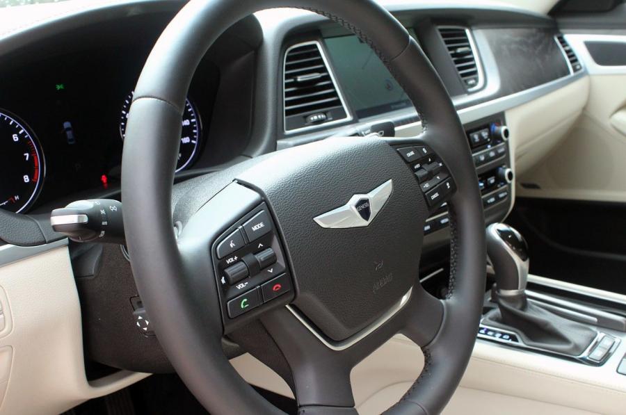 Панель приборов Hyundai Genesis 2014 года  (NA) (фото 92 из 105)